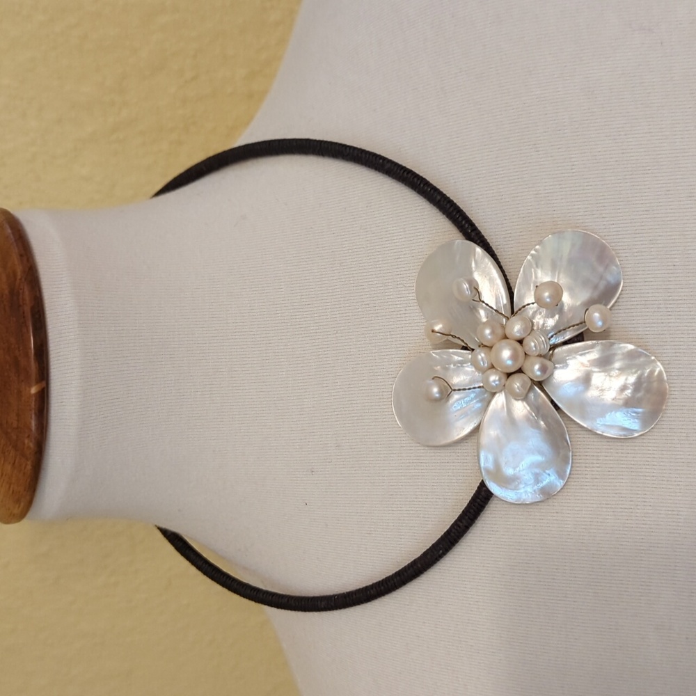 Mother of pearl necklace